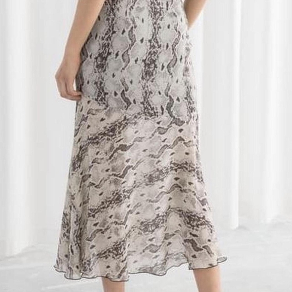 & Other Stories Snake Print Midi Skirt Size 6 $89 - Picture 3 of 9